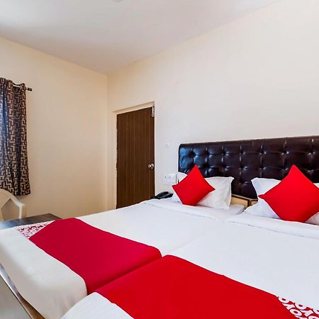 Super Oyo G P Residency Hotel Kakinada Bagian luar foto